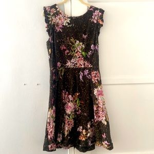 Moody floral eyelet dress